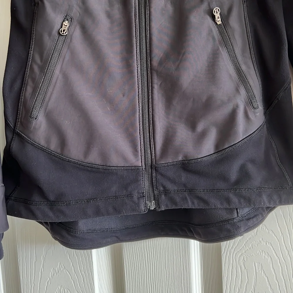 Lululemon Run Draft Dodger Jacket - good used condition - Picture 15 of 15